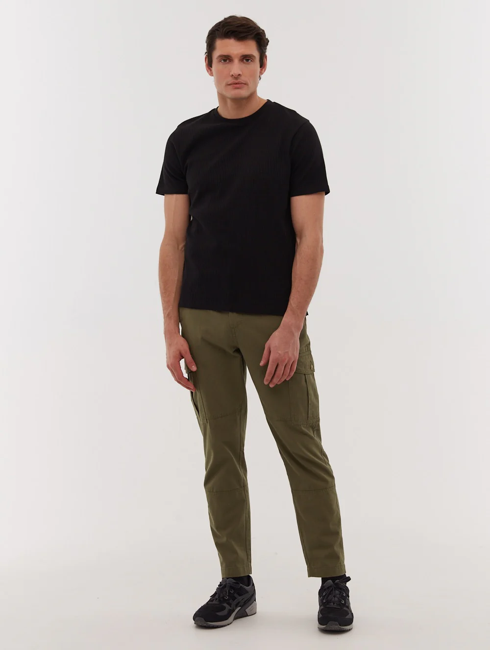 Creelin Classic Cargo Pants - Green - Image 2