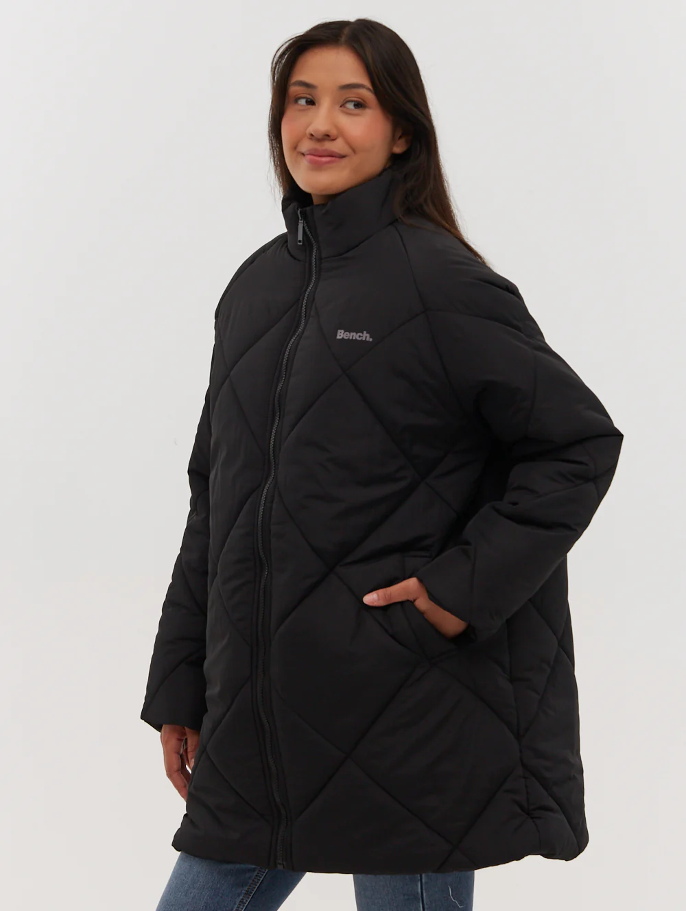 Yarah Oversize Diamond Puffer Coat - Black - Image 3
